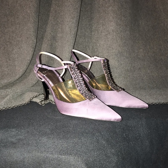 Shoes - Picture 1 of 3